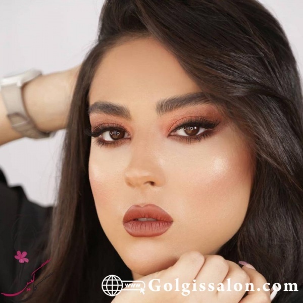 میکاپ عروسکی لایت با ماندگاری عالی در گل گیس